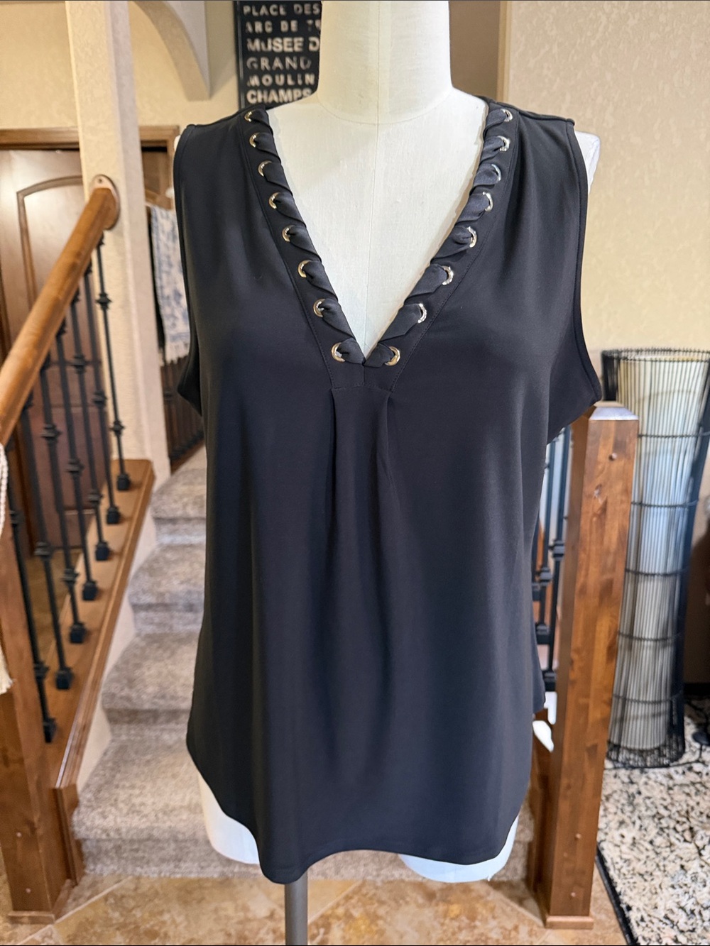 WHB Black V-Neck Grommet Sleeveless Top - L